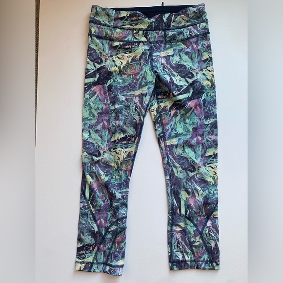 Lululemon Run: Inspire Crop II, Size: 4, Color: Iridescent Multi - Picture 3 of 7